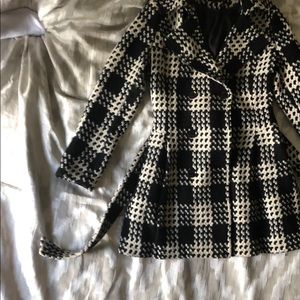 Express trench coat medium